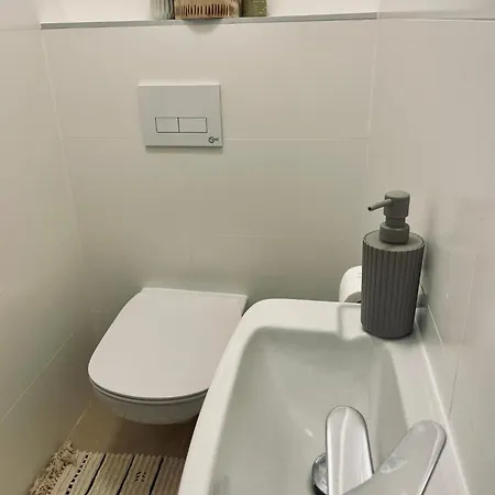 Kasarenske Namestie Apartmán *