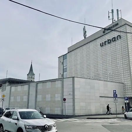 Kasarenske Namestie *