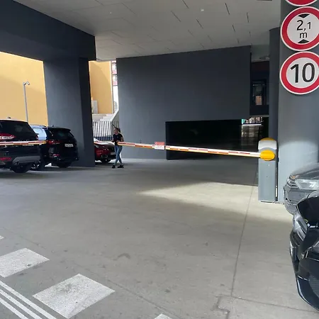 Kasarenske Namestie Apartmán *