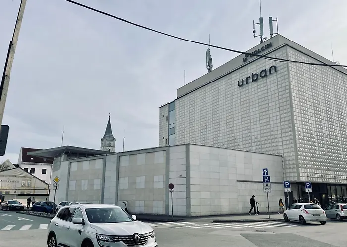 Kasarenske Namestie *