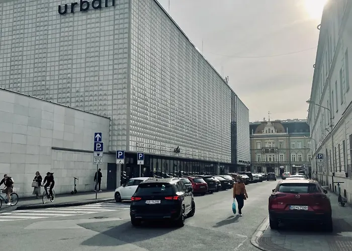 Kasarenske Namestie *